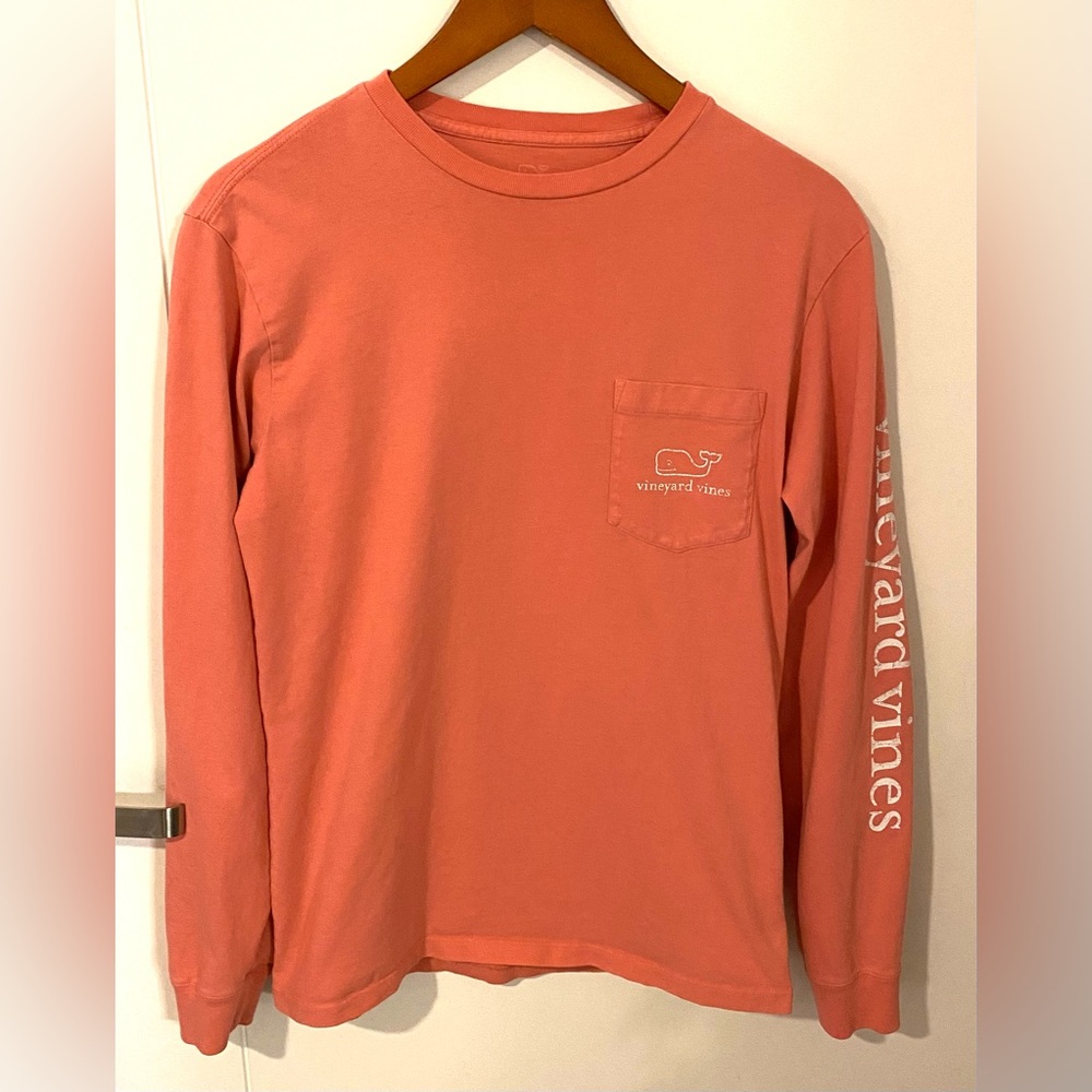 💰5/$25 Vineyard Vines Long Sleeve Vintage Whale Pocket Tee